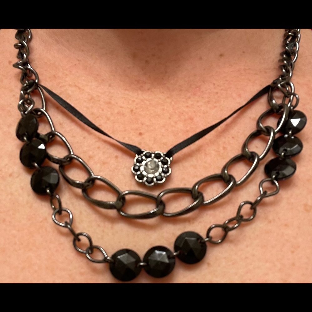 Sparkling flower chain necklace and earrings set